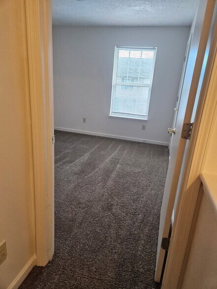 Building Photo - 2304 Raleigh Ct