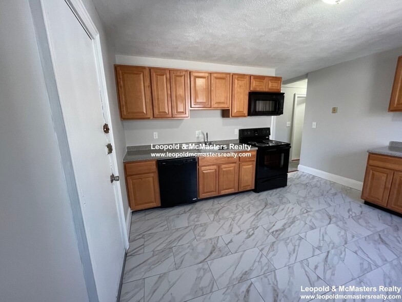 Building Photo - 3 Winship Pl