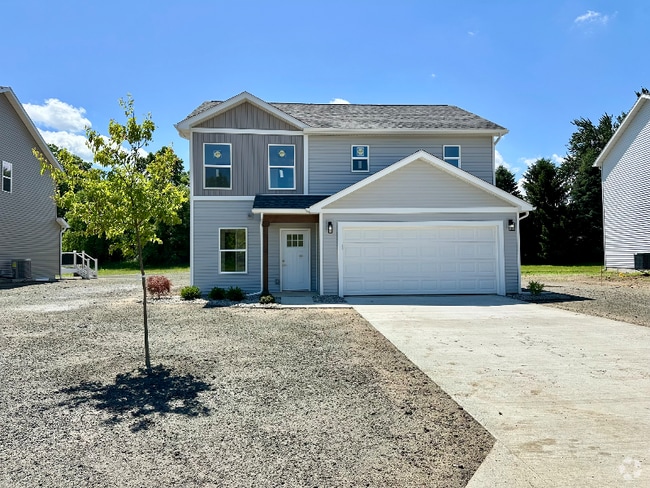Building Photo - 2011 Grn Acrs Dr
