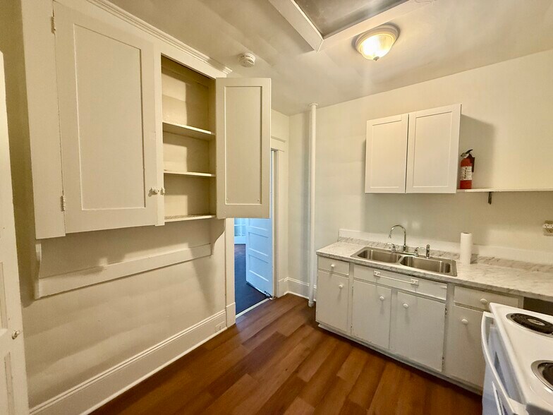 Building Photo - 811 Rankin Pl
