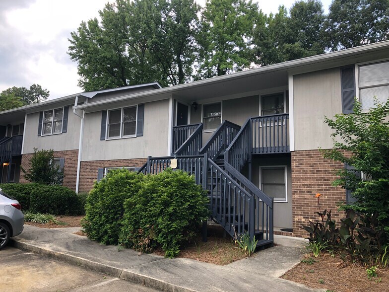 Building Photo - 703 S Chapman St