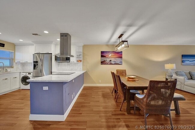 Building Photo - 2829 NE 33rd Ct
