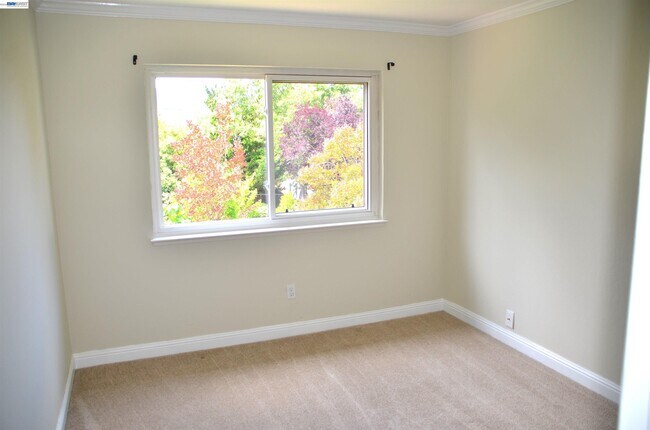 Building Photo - 1626 Harlan Dr