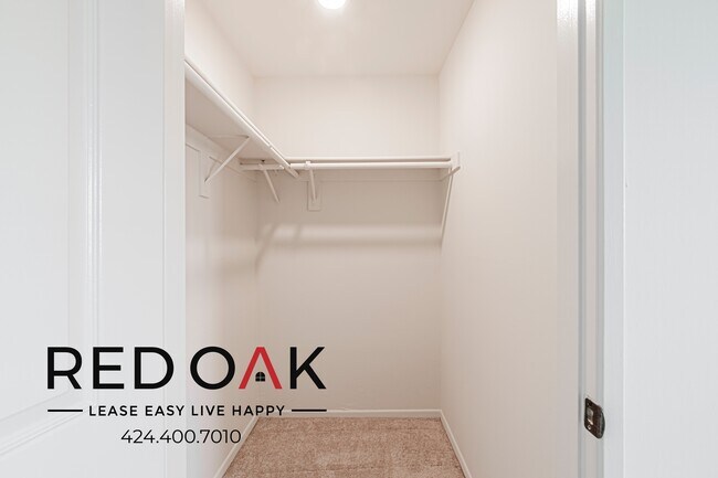 Building Photo - 4651 Cahuenga Blvd