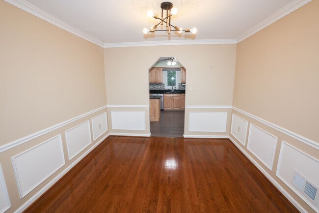 Building Photo - Great Townhouse in Fairwoods