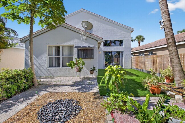 Building Photo - 3527 Stratton Ln