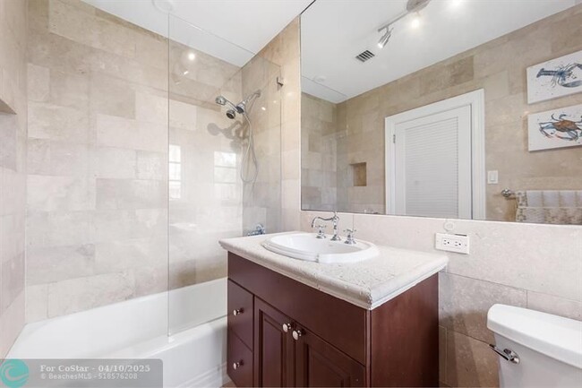 Building Photo - 331 Lido Dr