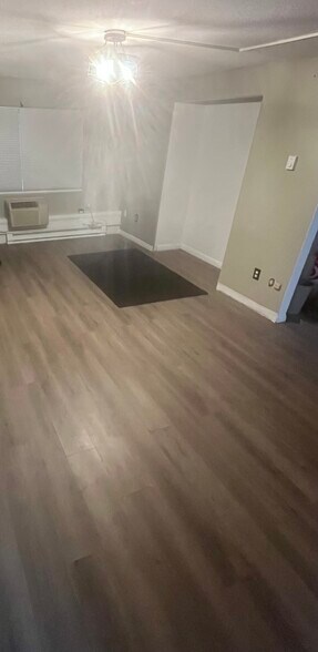 Building Photo - 1 Continental Ct