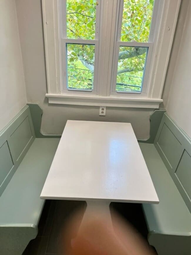 Building Photo - 1 Bedroom 1 Bath Townhome in Point Breeze