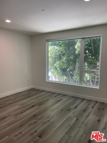 Building Photo - 4806 Sylmar Ave