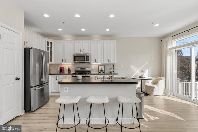 Building Photo - 709 Gaither Rd