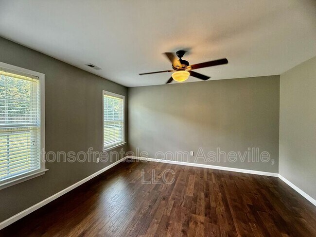 Building Photo - 210 Mud Creek Rd