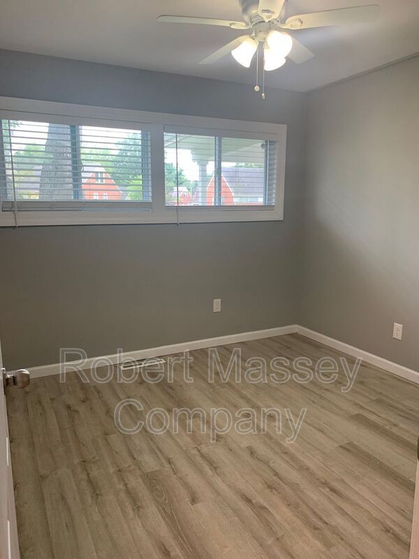 Building Photo - 2815 Joan Ave