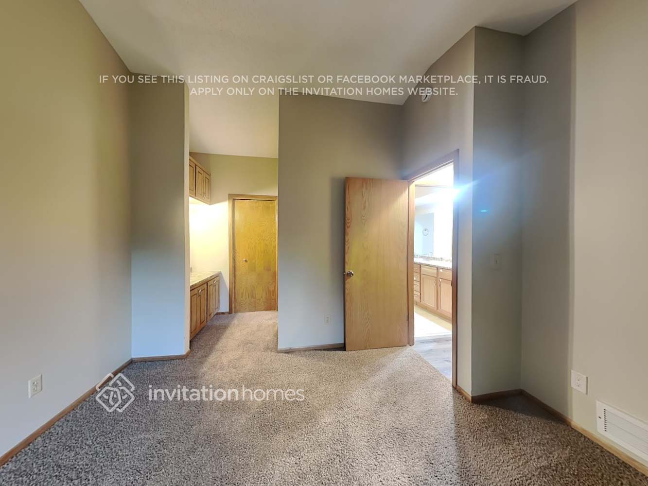 Building Photo - 5565 Knoll Dr