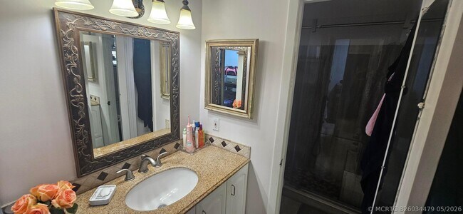 Building Photo - 2511 Carambola Cir N