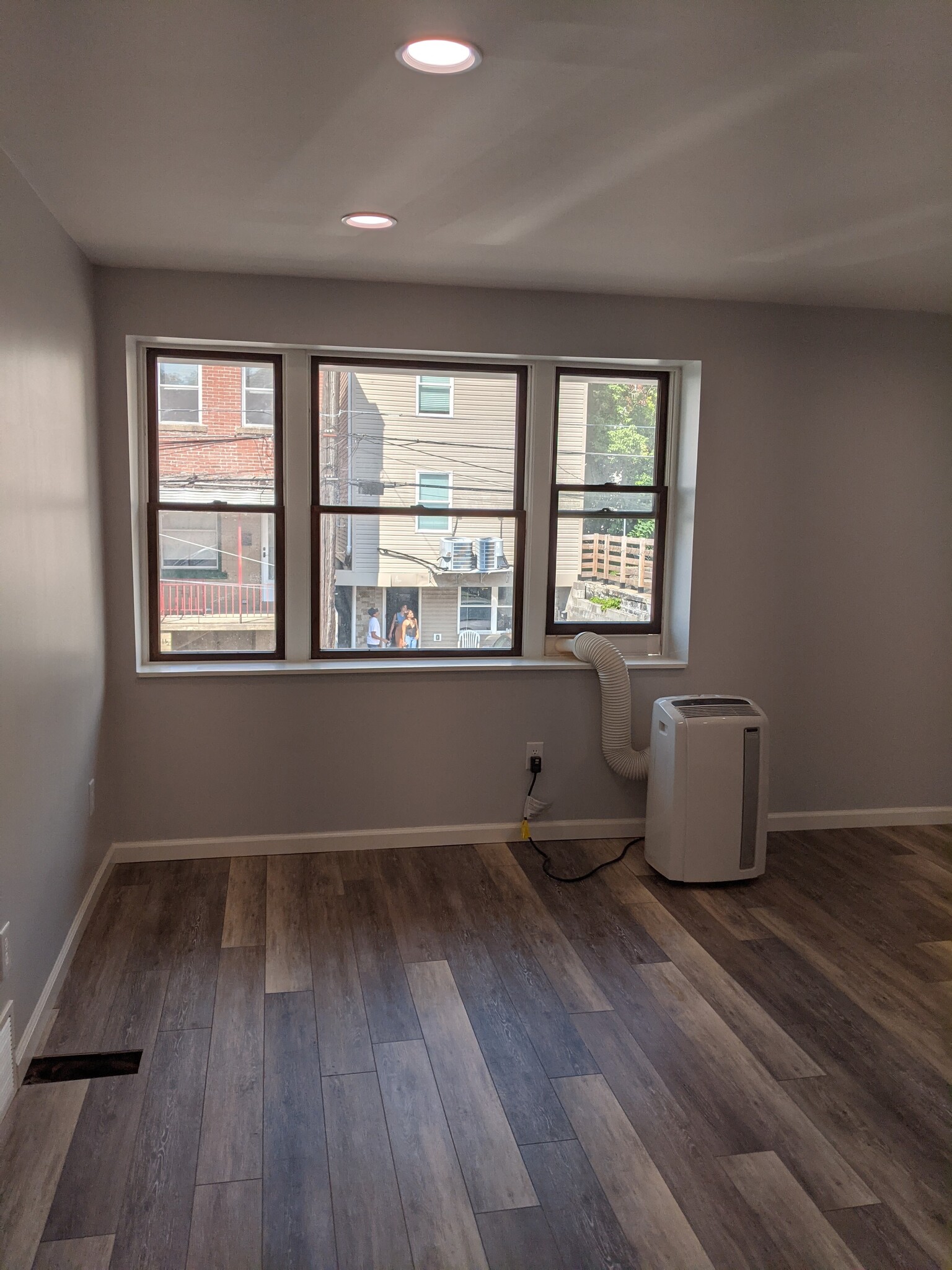 Front Bedroom - 310 Semple St