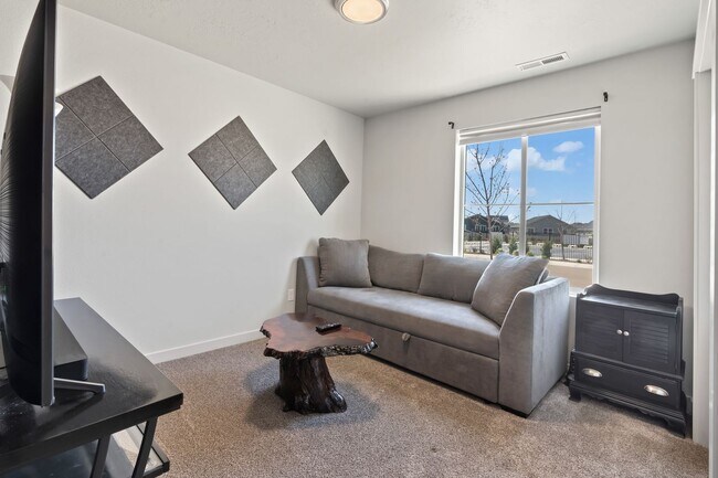 Building Photo - 3 Bedroom, 2 Bath Single Level Home in Desirable Meridian Location!