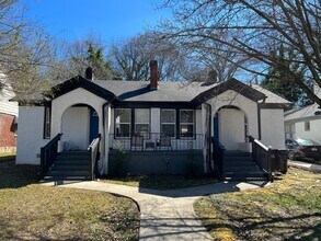 Building Photo - 2280 Dauphine St