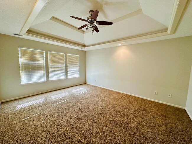 Building Photo - {20067} Custom Built Home in Woodland Mano...