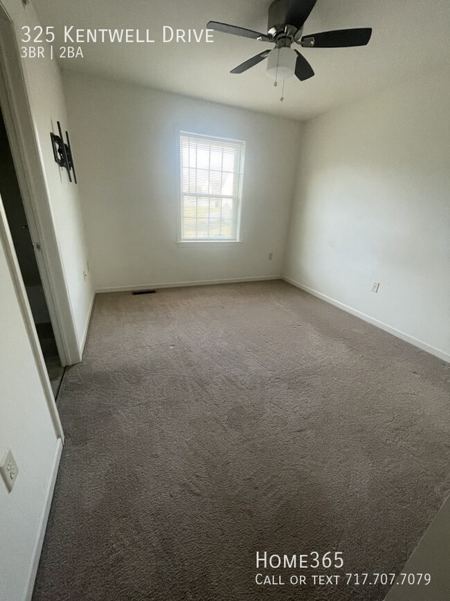 Building Photo - Beautiful 3 bedroom, 2 bathroom now availa...
