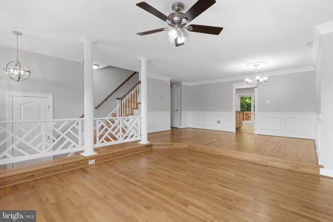 Building Photo - 46613 Silhouette Square