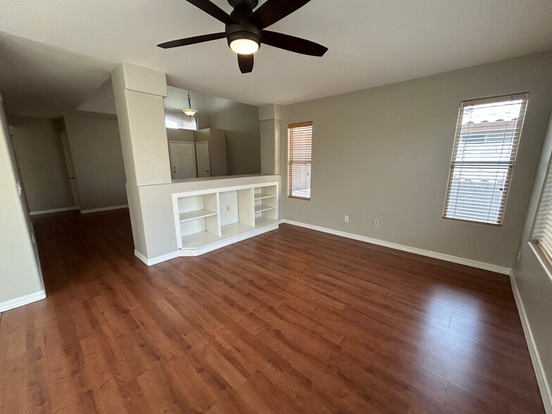 Building Photo - 4132 E Anderson Dr