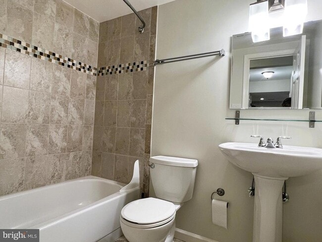 Building Photo - 7438 Chummley Ct