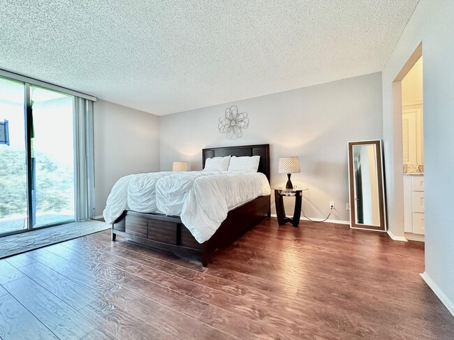 Building Photo - 5301 NW 2nd Ave