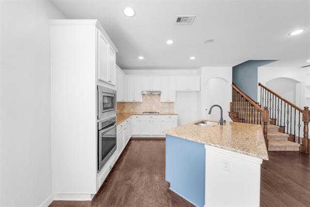 Building Photo - 600 Park Meadow Ln