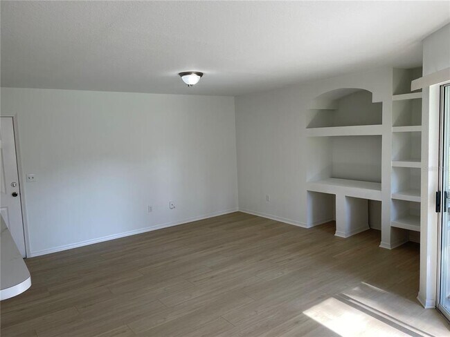 Building Photo - 7350 Westpointe Blvd