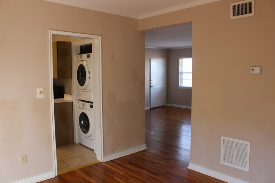 Building Photo - 1208 34th St S