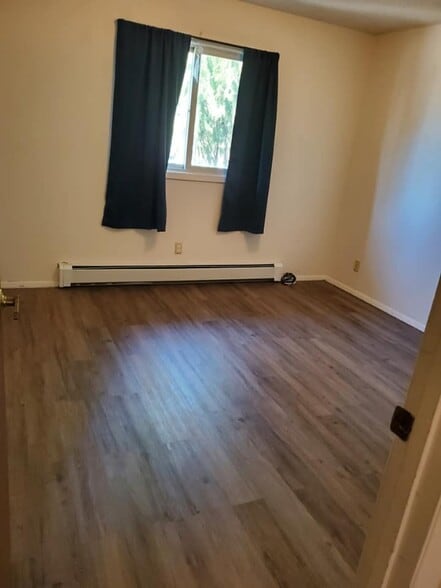 Building Photo - 616 N 5th St