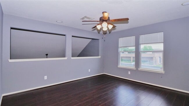 Building Photo - 2931 Meadowglen Cove