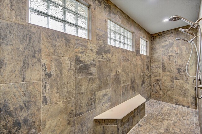 Building Photo - 10702 Claythorne Ct