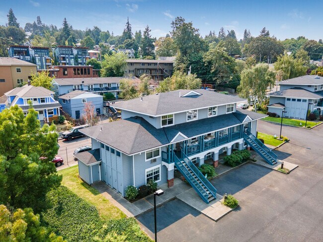 Building Photo - 714 Cascade Ave