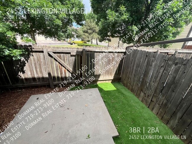 Building Photo - 2452 Lexington Village Ln