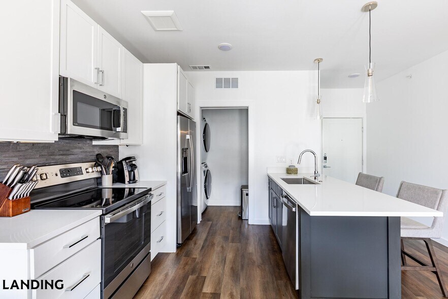 Building Photo - 5511 Caprock Smt Dr