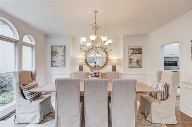 Building Photo - 2870 Roanoke Rd