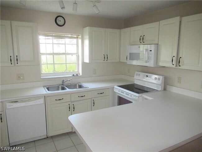 Building Photo - 441 Quail Forest Blvd