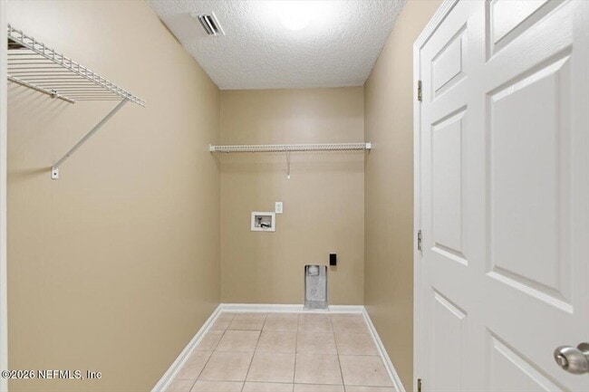 Building Photo - 708 Sharon Ct