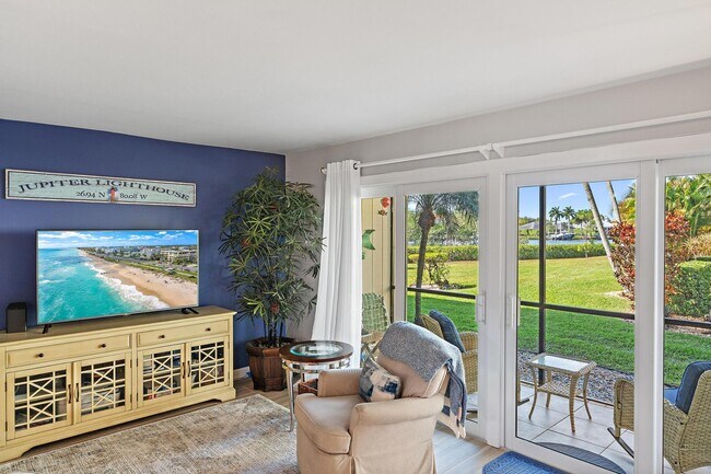 Building Photo - 9170 SE Riverfront Terrace