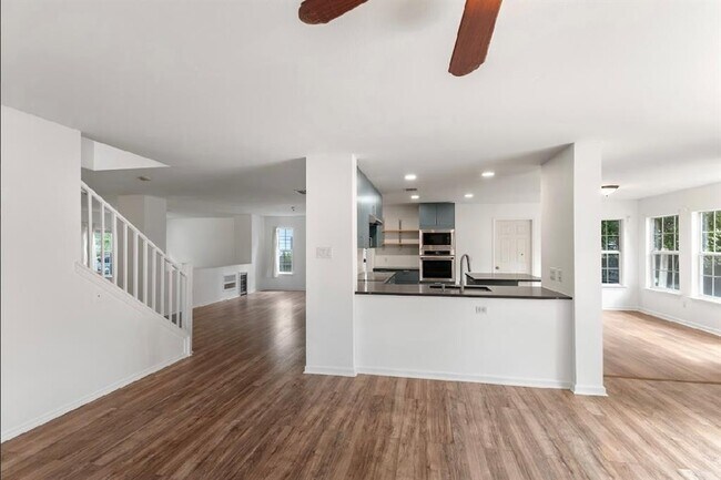 Building Photo - 1605 Balsam Way