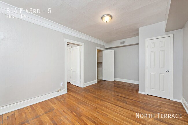 Building Photo - 814 E 43rd-5