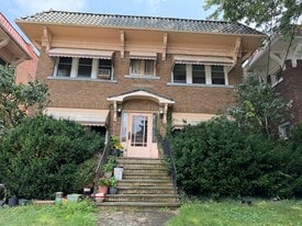 Building Photo - 1357 Phelps Ave