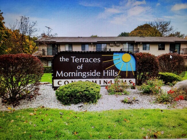 Building Photo - 401 Cheviot Chase