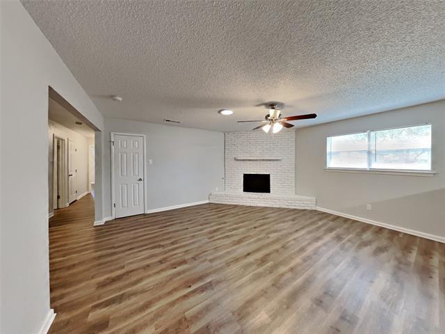 Building Photo - 825 Livingston Dr