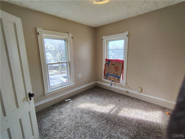 Building Photo - 2331 Midland Ave