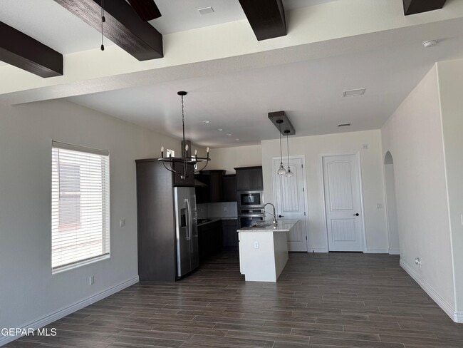 Building Photo - 229 Farnborough St