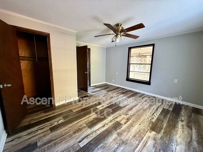 Building Photo - 4749 Rexway Cir