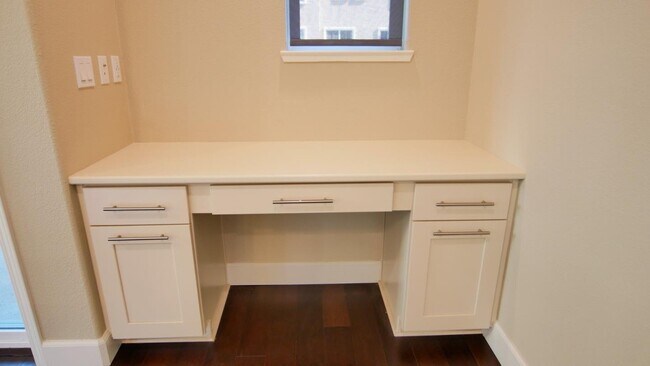 Building Photo - 5967 Raleigh Rd